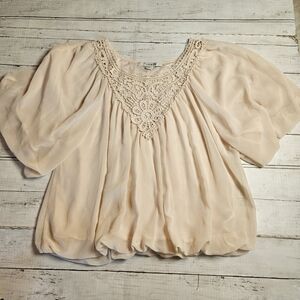 Forever 21 Blouse With Balloon Sleeves And‎ Crochet Detailing Size Medium